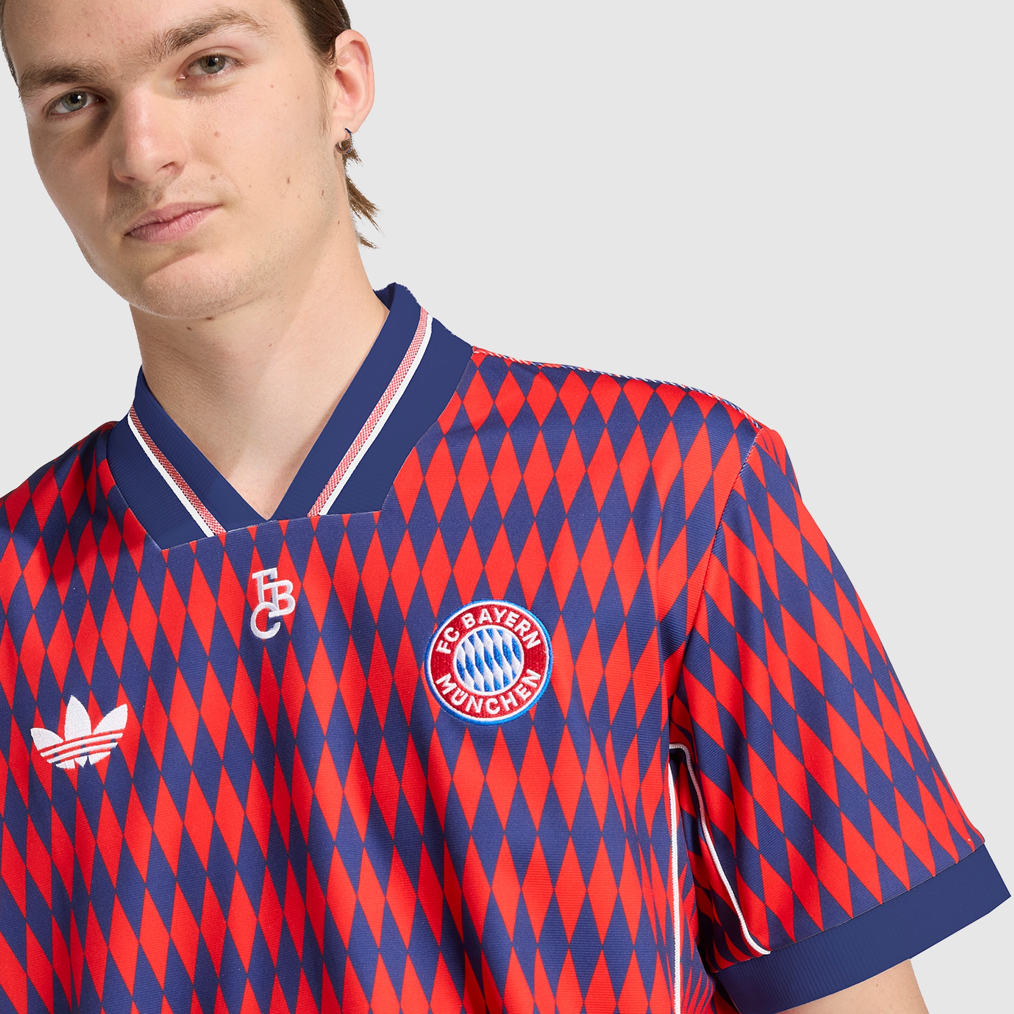 adidas Originals Bayern Munich 25/26 Lifestyler Shirt - Red/Dark