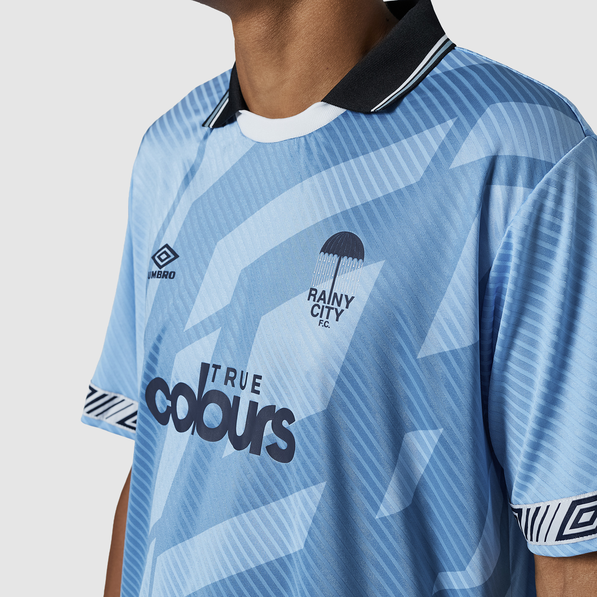 Maillots de football de clubs anglais bleus Umbro