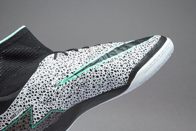 Nike HyperVenomX Proximo IC - Mens Soccer Shoes - Indoor Nike HyperVenomX Proximo IC - Mens Soccer Shoes - Indoor