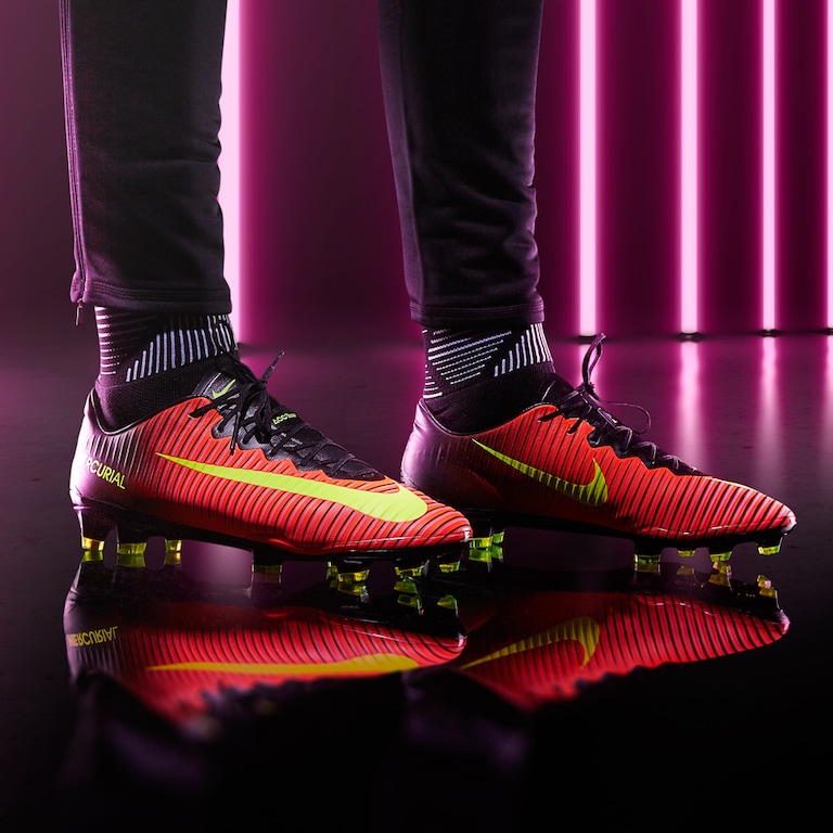 Nike Mercurial Vapor Xi Nike Rouge Et Jaune Nike Mercurial Vapor X SG