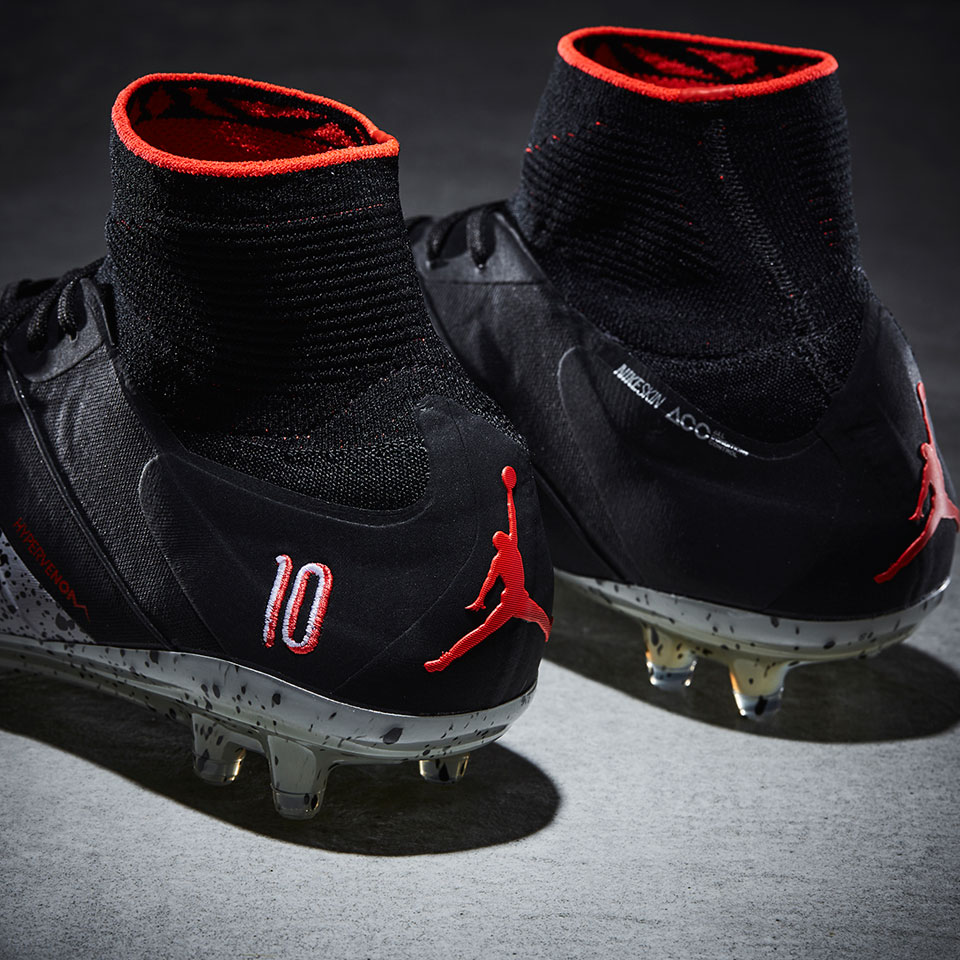 Nike Phantom II FG x Jordan-Botas de futbol-Terrenos firmes-Negro/Gris | Pro:Direct Soccer