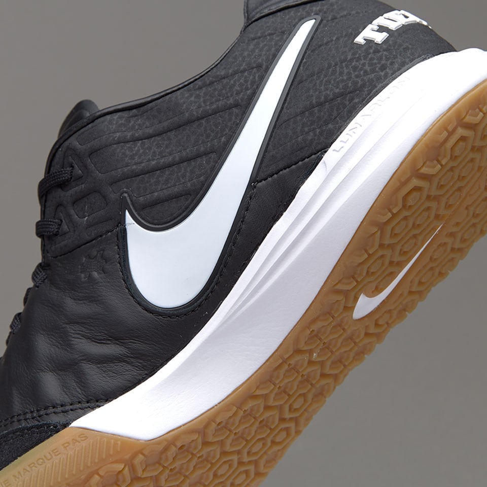 youth nike vapor untouchable football cleats