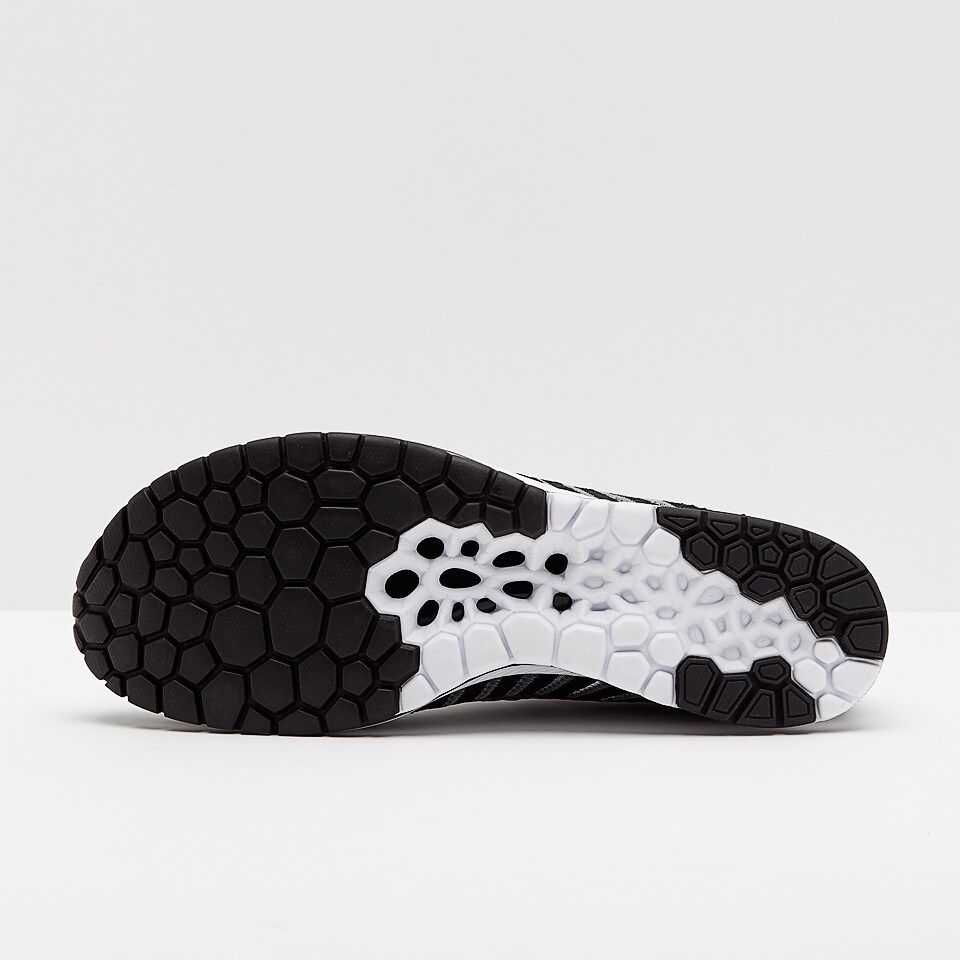 nike unisex flyknit streak running shoe