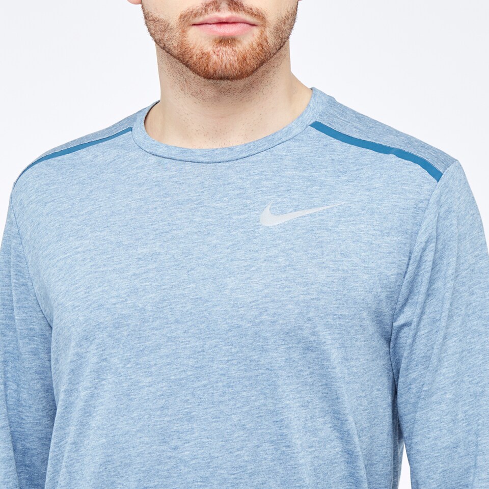 nike tailwind top