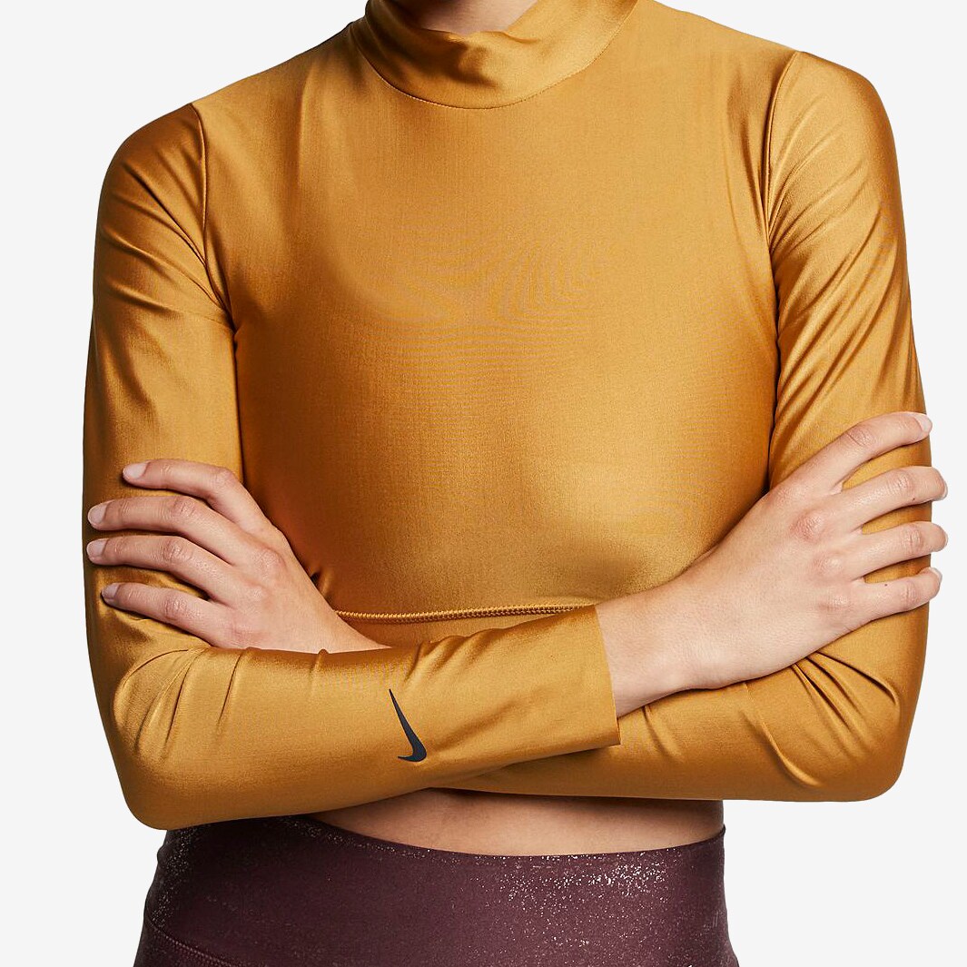 nike long sleeve crop training top