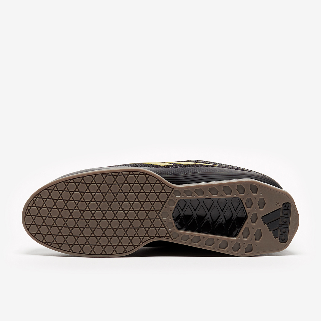 adidas leistung 16 ii black gold