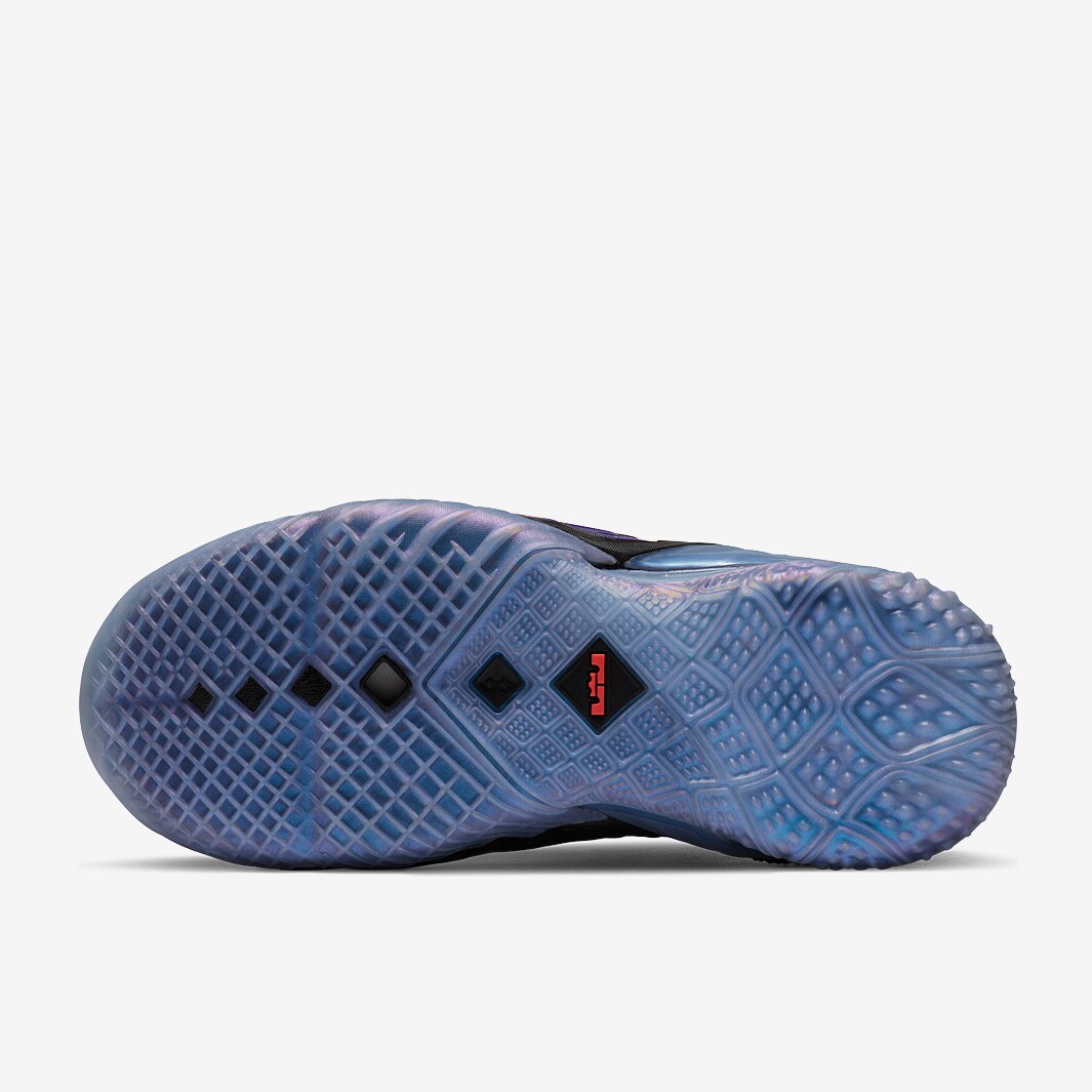 lebron 18 sole
