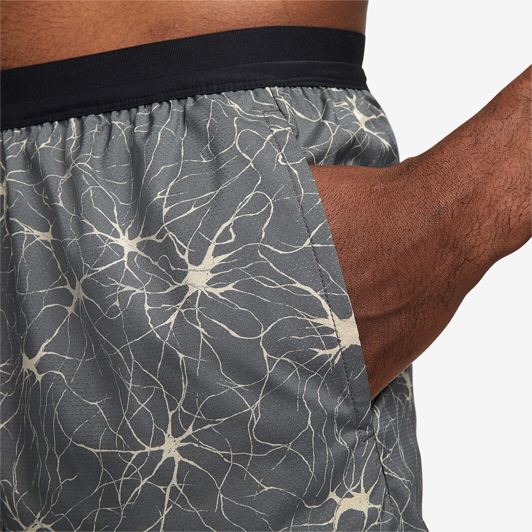 peach nike running shorts