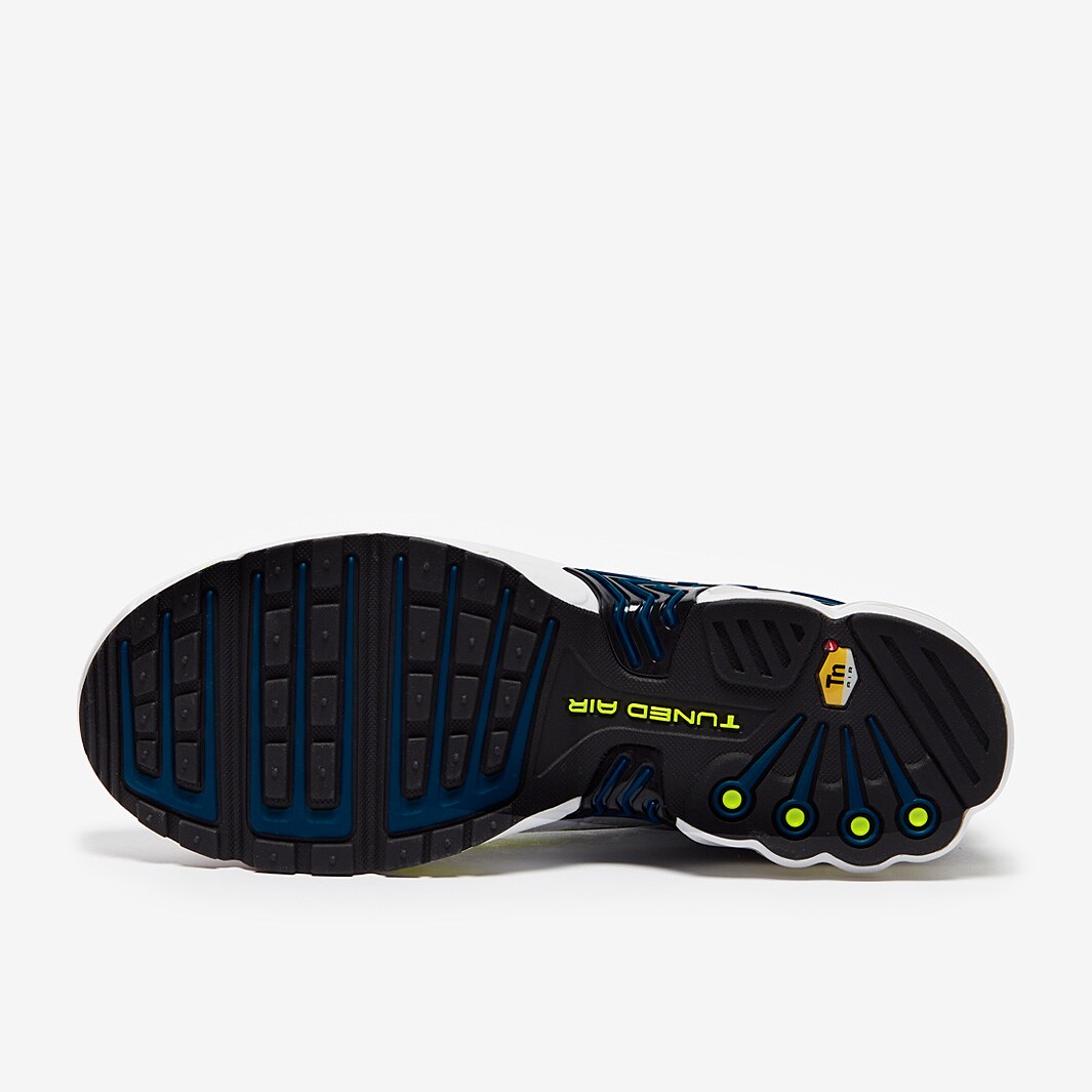 air max plus 3 white black