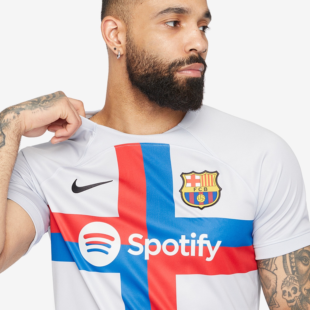 FC Barcelona Nike シャツ FC Barcelona Men's Nike Soccer T-Shirt. Nike.com