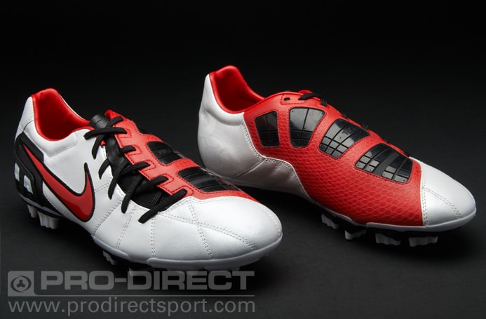 Botas de Fútbol - Nike - 90 - T90 - Shoot - III - FG - Terreno Duro - Firme - Blanco/Rojo/Negro | Pro:Direct Soccer