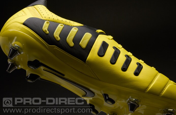 Nike Soccer Shoes - Nike CTR360 Maestri III SG Pro Boots