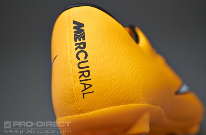 Nike Mercurial Victory V SG Orange/Black/Volt/White 651633 800 - 43 EU :  : Fashion