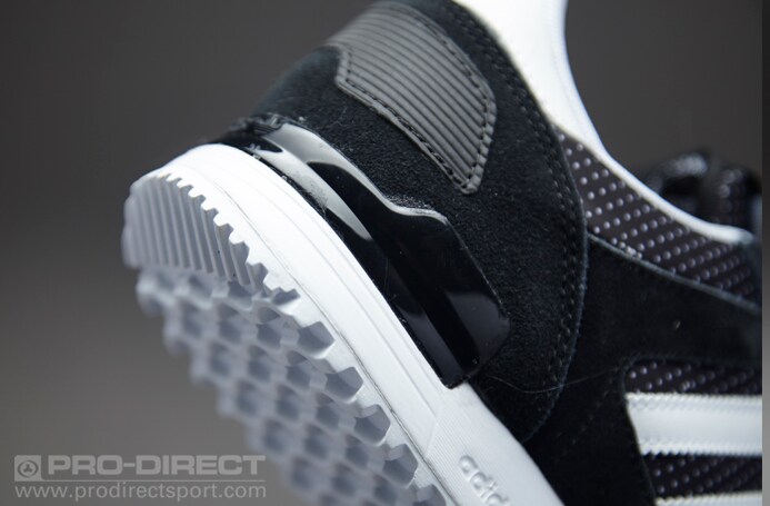 くろ Womens Shoes - adidas Originals ZX 700 - Core Black / White