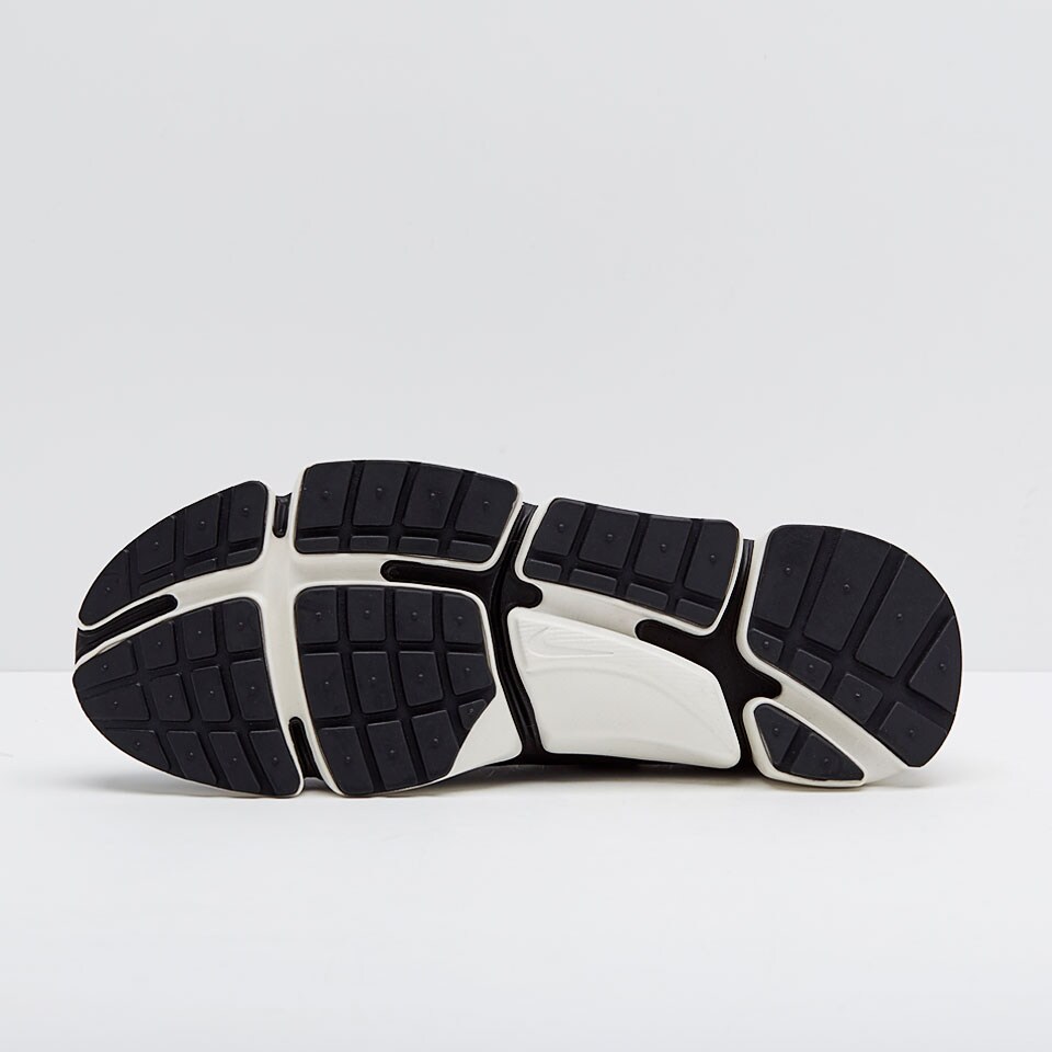 men's nike pocket fly dm running shoes