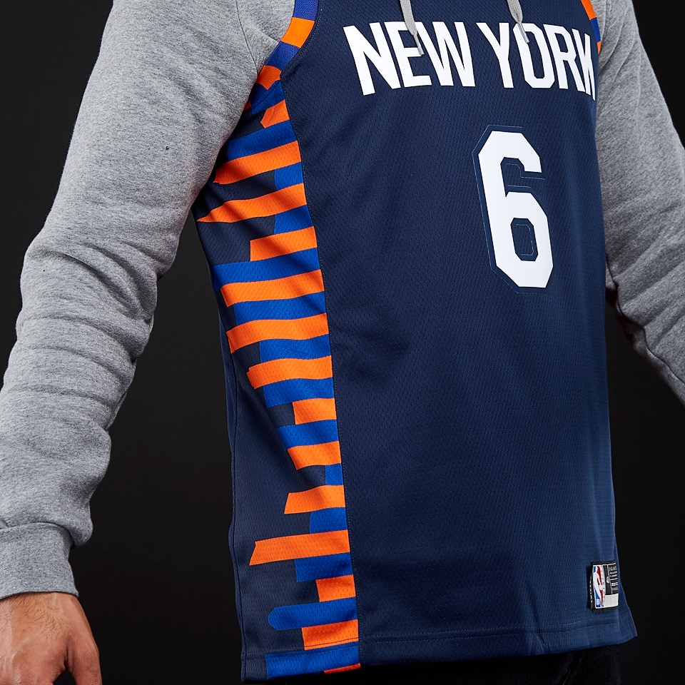 xavierjfong Kristaps Porzingis 'porzingoat' Nickname Jersey - New York Knicks T-Shirt