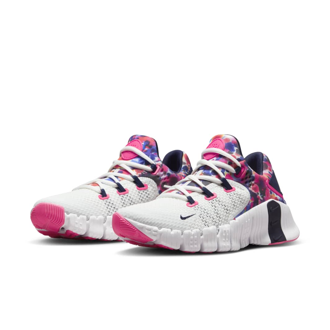 Nike Womens Free Metcon 4 - Summit White/Blackened Blue-Hyper Pink ...