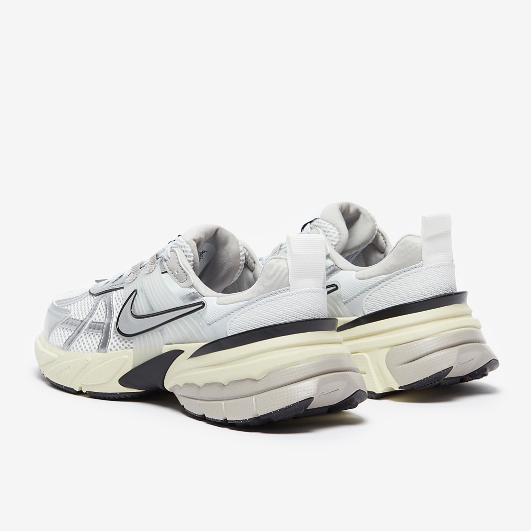 Nike Sportswear Womens V2K Run - Summit White/Metallic Silver