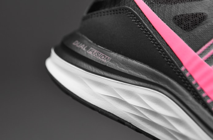 nike dual fusion femme noir et rose