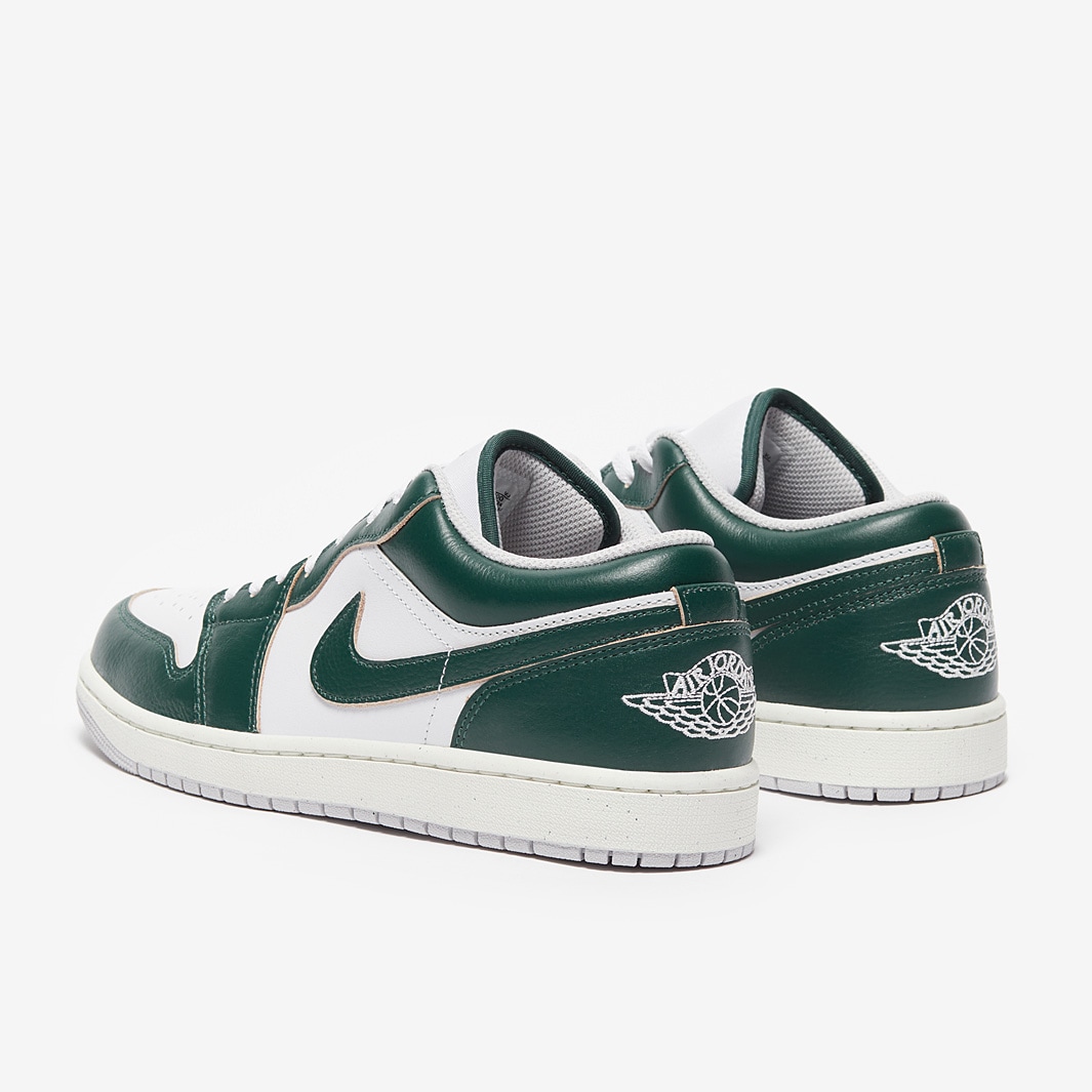 Low Pine Green Jordan Bajito Verde Air Jordan Low SE Verde Oxidado - Main Image