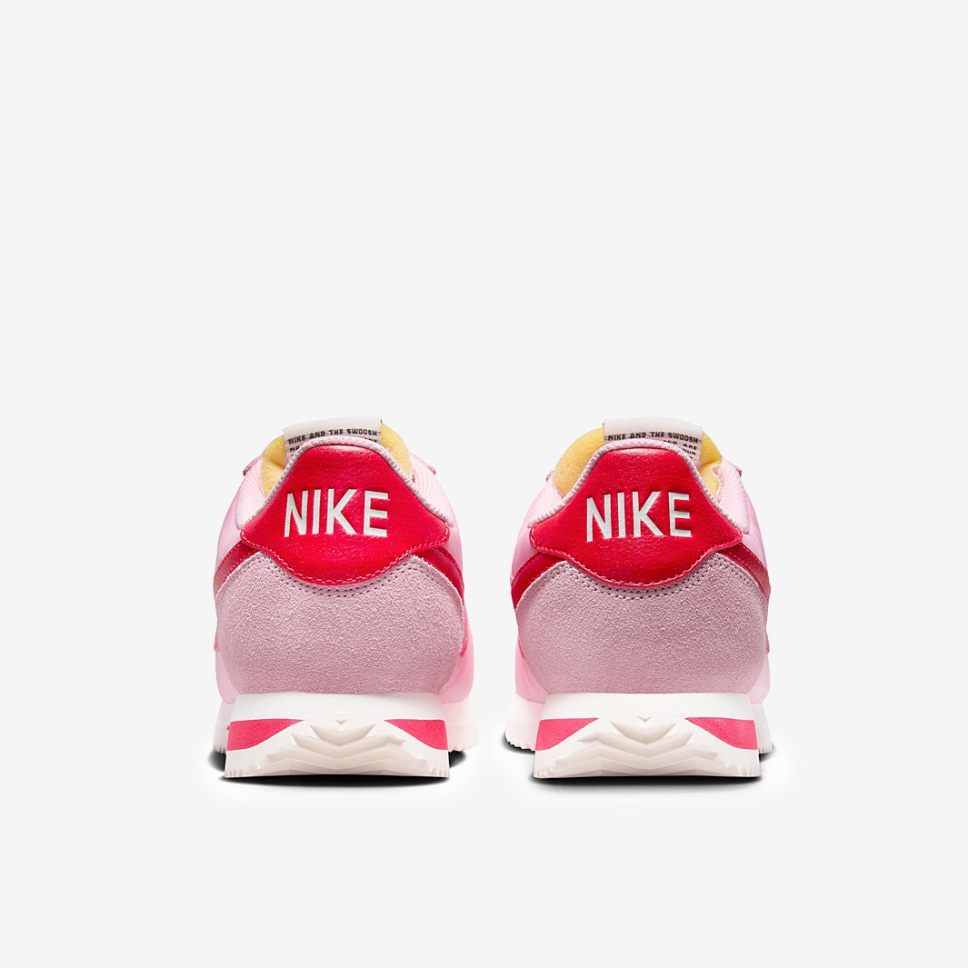 Nike Sportswear Cortez Textile pour Femme Rose Tendre Moy/Rouge