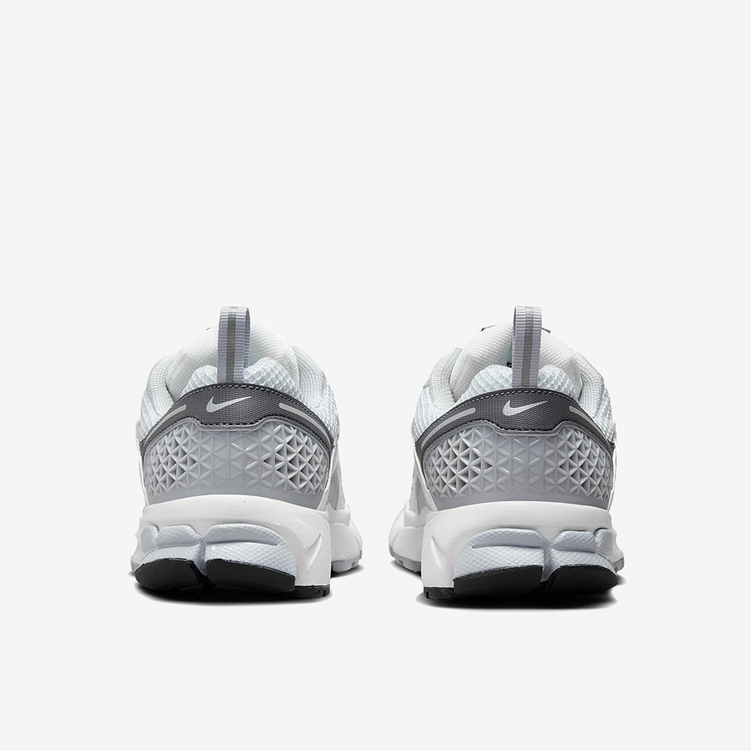 Nike Sportswear Older Kids Vomero (GS) Pure Platinum/Metallic