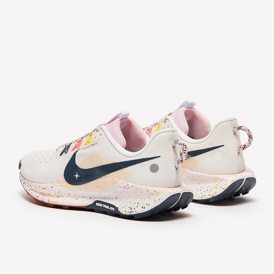 nike metcon red white blue