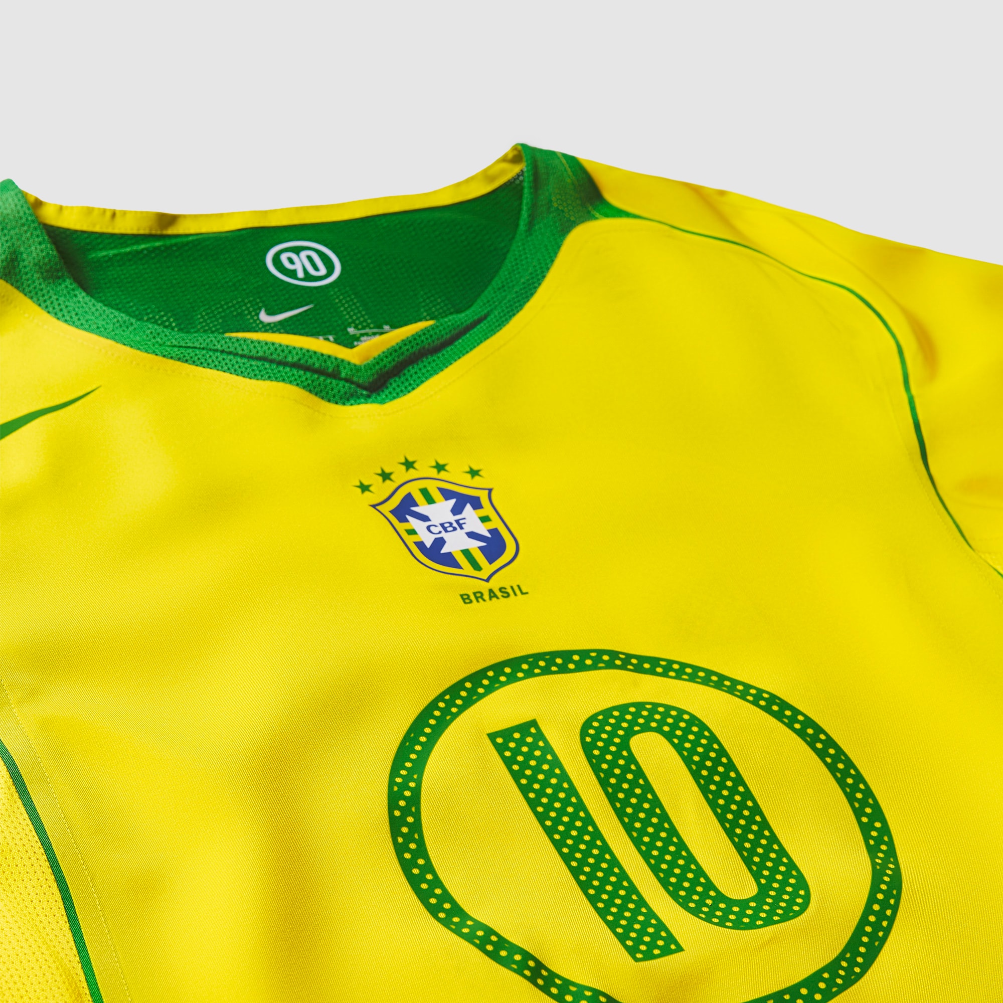 Nike Brazil 2004 Re-Issue Shirt With Ronaldinho 10 - Opti