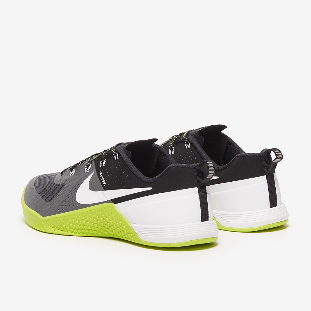 nike metcon flywire