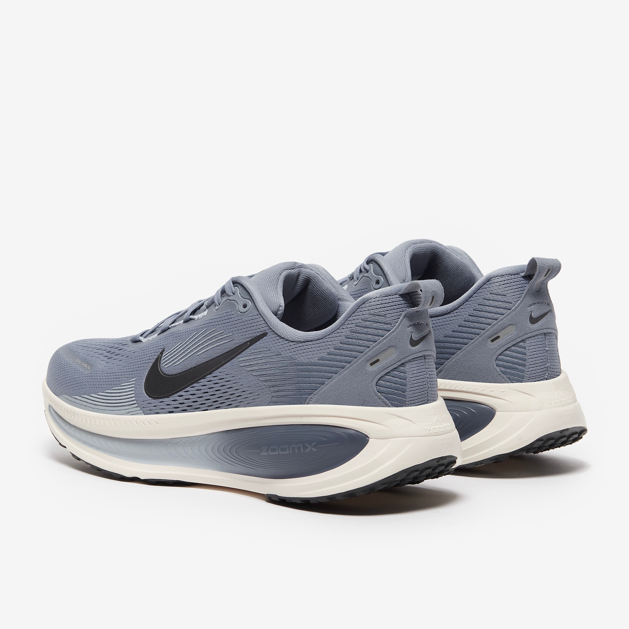 air zoom vomero 13 running shoe