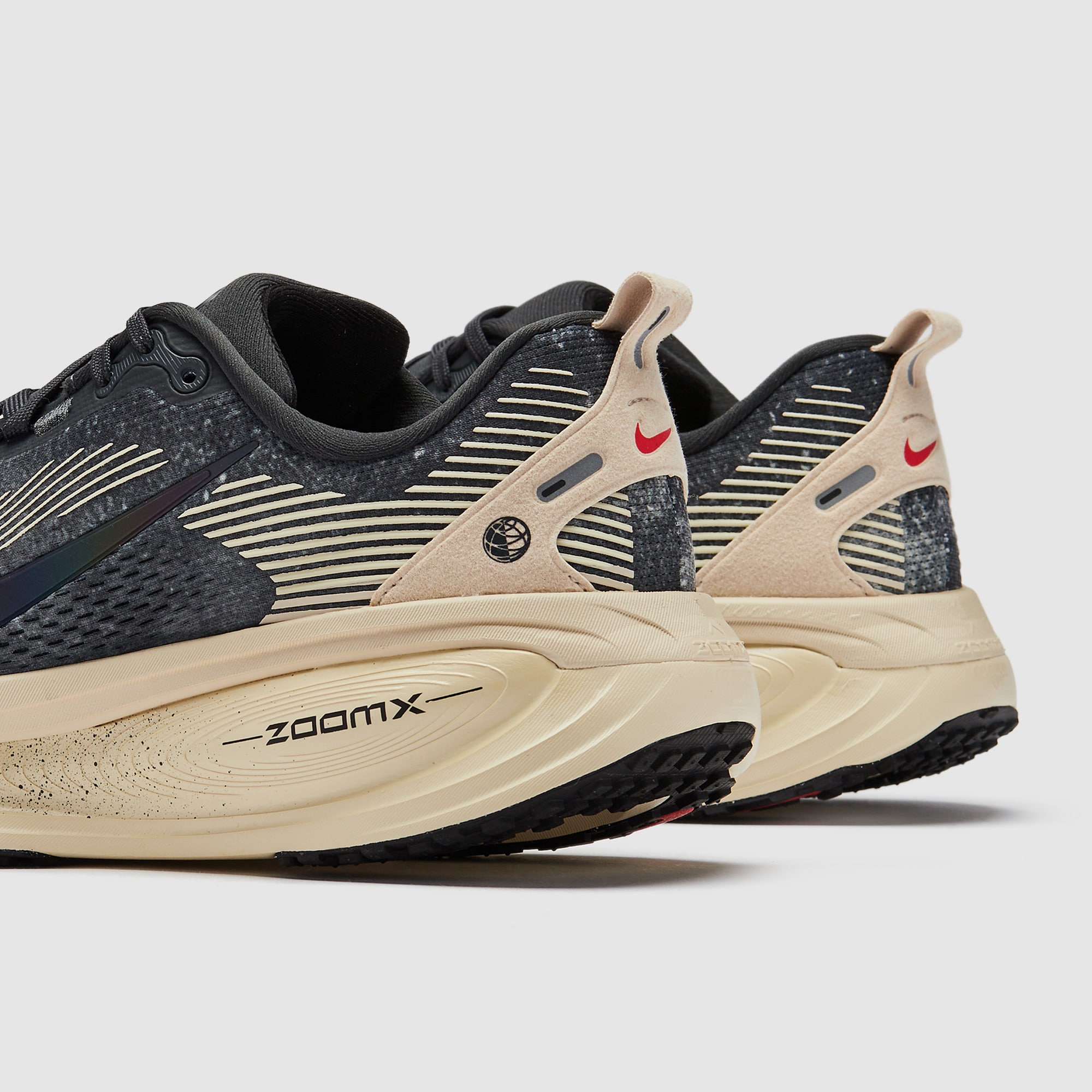 Nike Vomero 18 - Oatmeal/Black/Anthracite/Volt - Mens Shoes