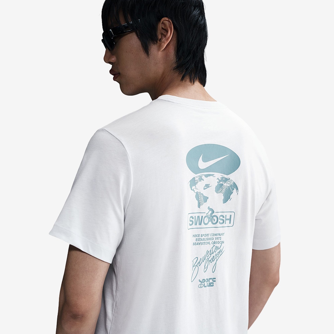 ★★送料無料★★NIKE★MEN'S HOLOGRAM SWOOSH T-SHIRT 国内発送・正規品☆ナイキ NIKE☆MEN'S HOLOGRAM LOGO T-SHIRT