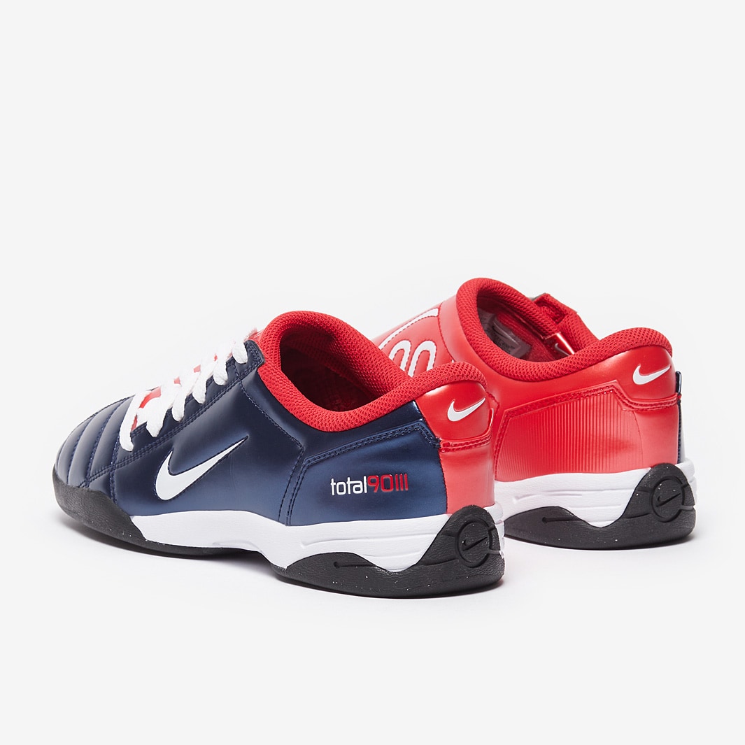 t90 astro turf trainers