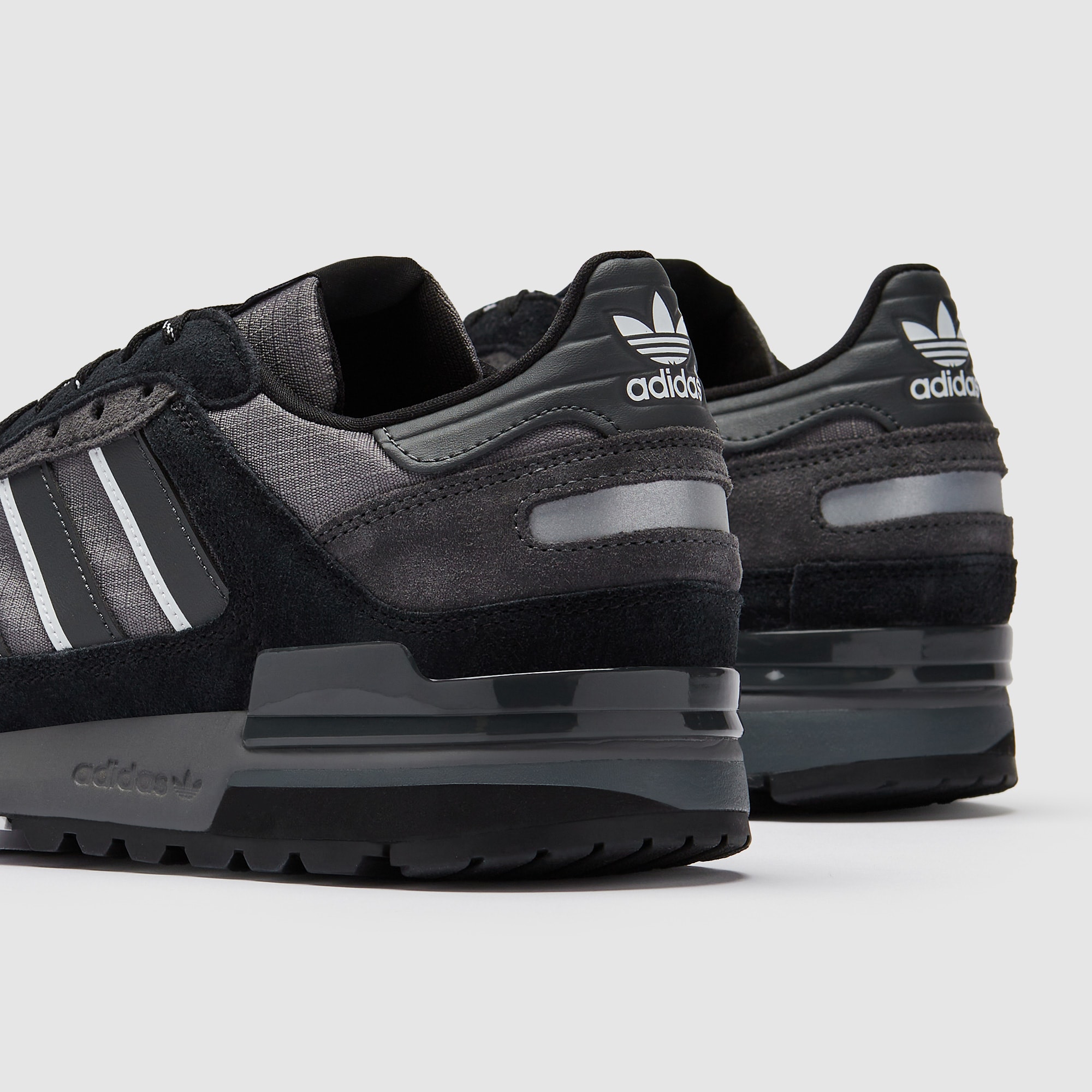 600LX☆ Get the adidas ZX 600 'Black' & 'Grey' now at size? - The