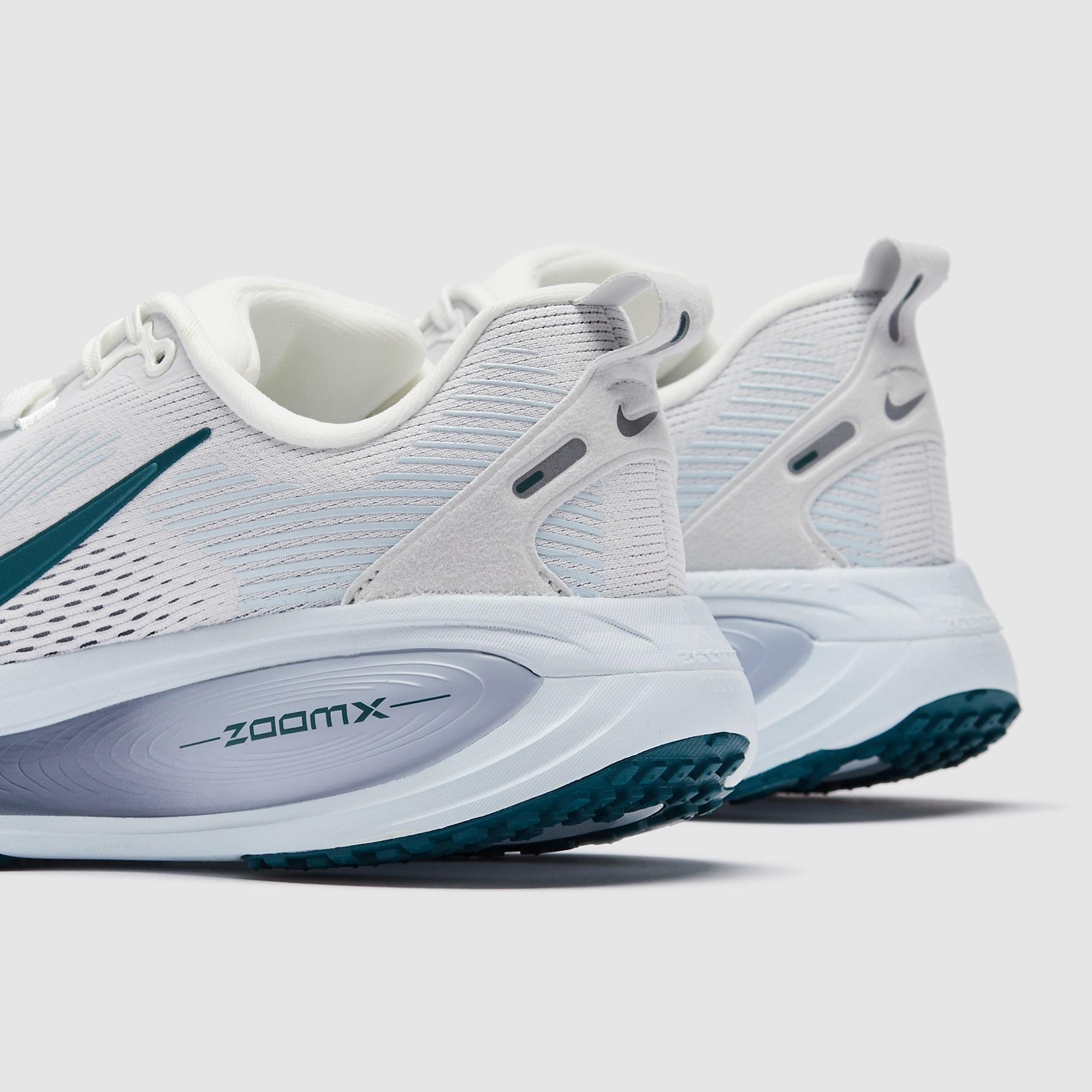 Nike Womens Vomero 18 Summit White/Geode Teal/Blue Tint Womens