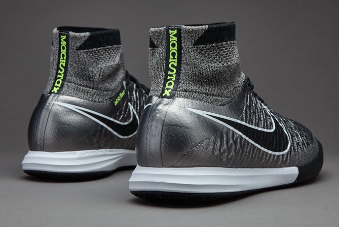 Nike MagistaX Proximo IC - Soccer Cleats - Indoor - Metallic Nike MagistaX Proximo IC - Soccer Cleats - Indoor - Metallic