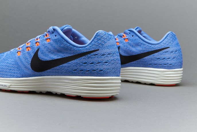 nike wmns lunartempo 2