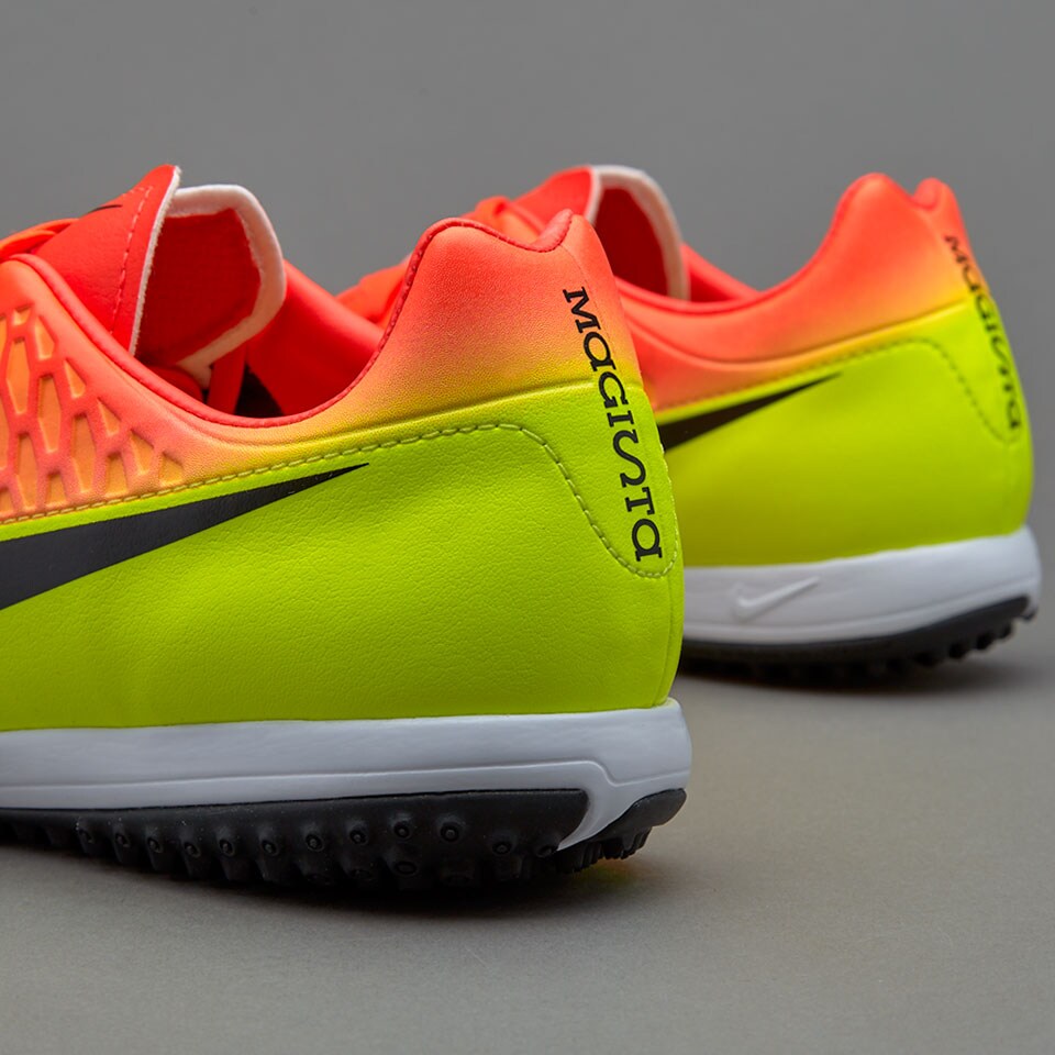 NIKE - ナイキ　MAGISTA ONDAⅡ TF サイズ：27.0cm未着用・購入時箱付 新品ナイキ マジスタ X オラ Ⅱ TF Nike Magista 27.5cm - メルカリ
