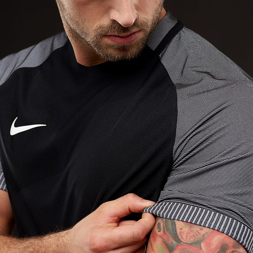 Men's Nike Aeroswift Dri-FIT ADV Running Singlet -Black