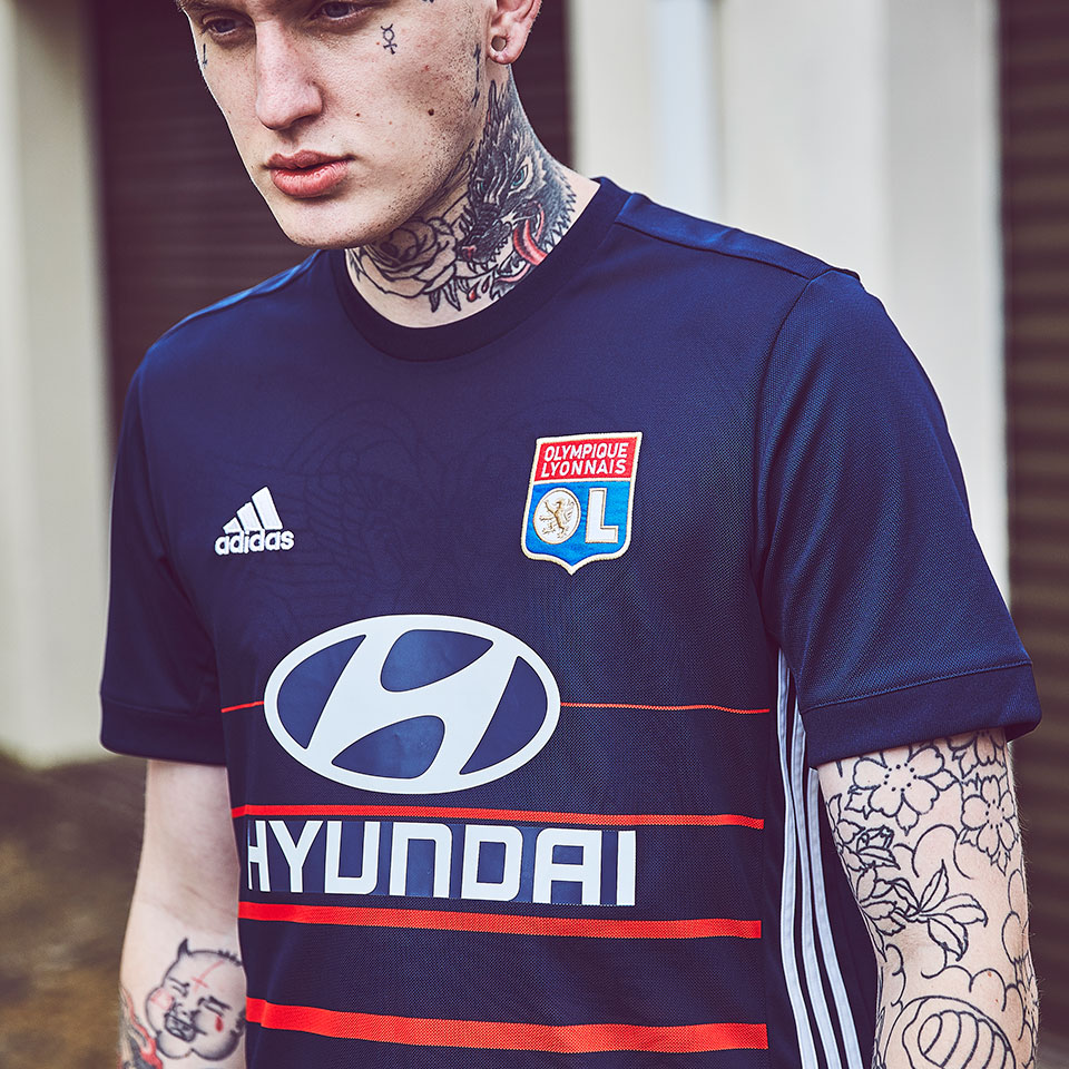 Olympique Lyonnais adidas シャツ Adidas Olympique Lyon T-Shirt Designed for Game Day
