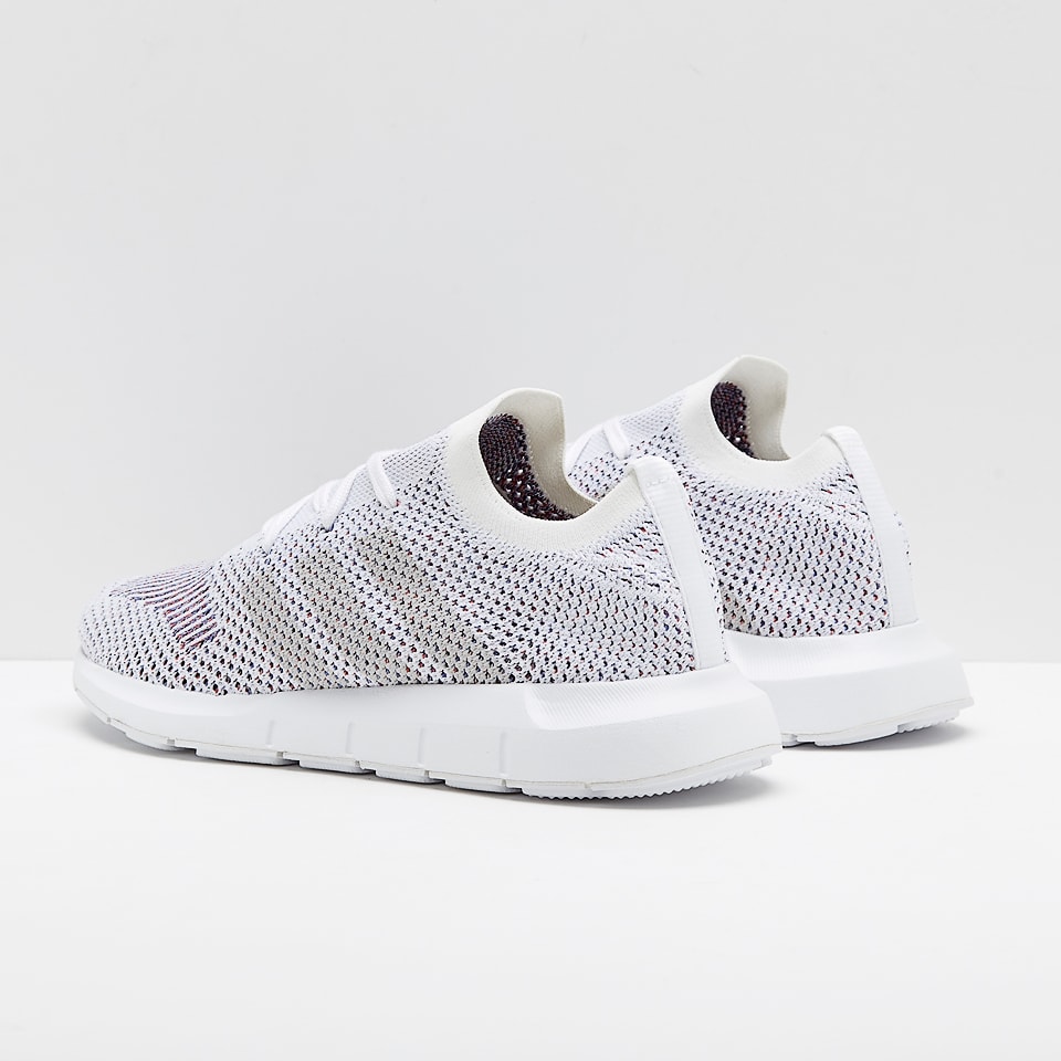 Adidas originals swift run primeknit trainers 2024 in white cq2895