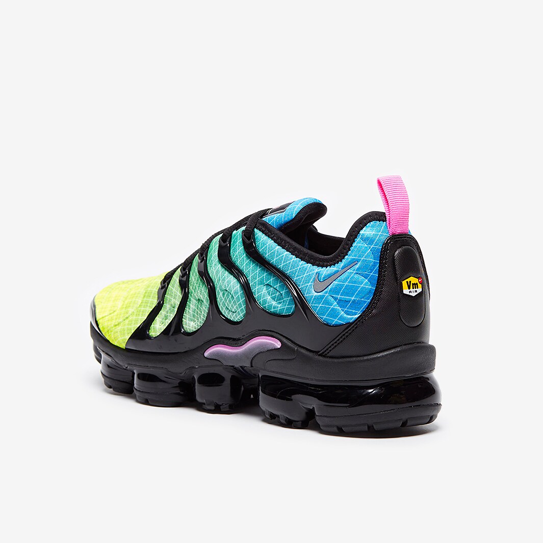 black rainbow vapormax plus