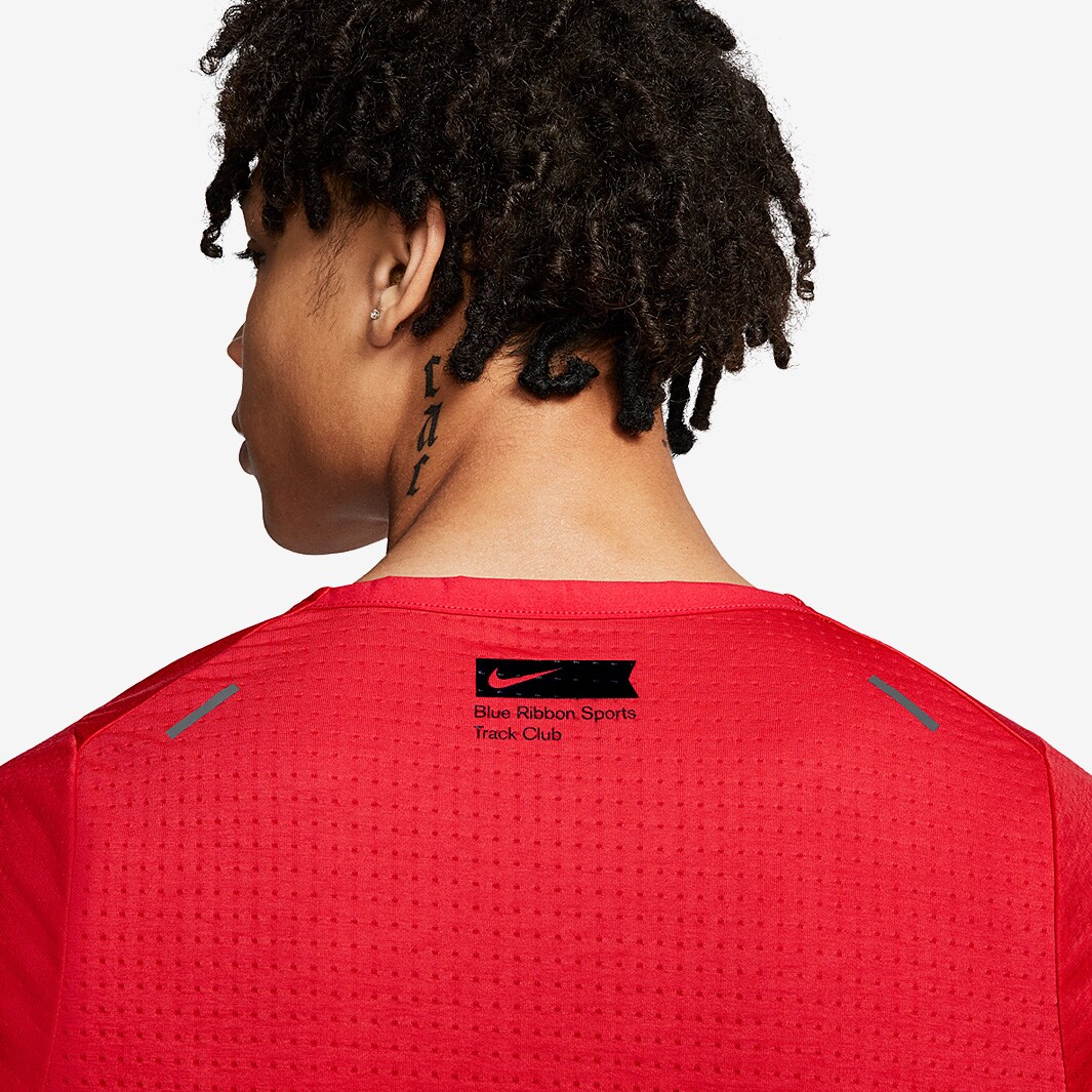 track red nike shirt