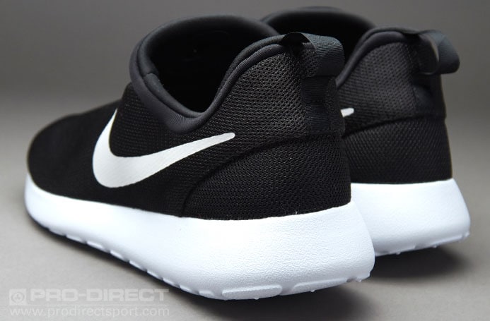 Deportivas Nike- Zapatillas Sportswear Run Slip Negro-Blanco | Pro:Direct Soccer