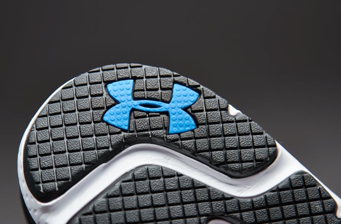 Under armour micro hotsell g mantis 2