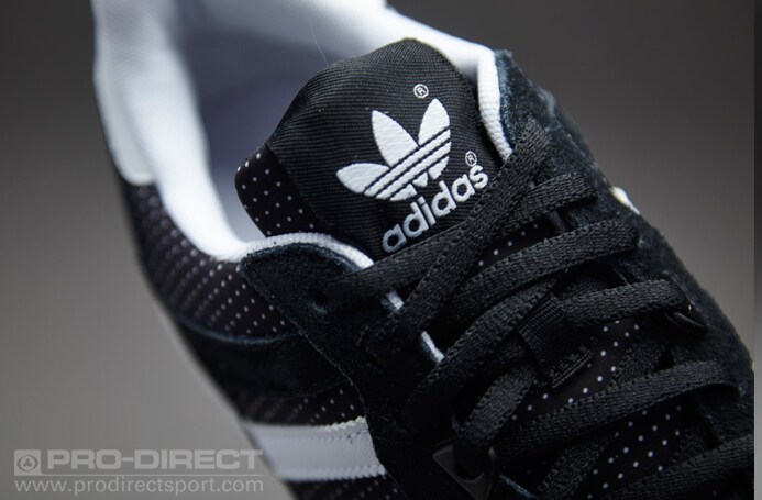 Womens Shoes - adidas Originals ZX 700 - Core Black / White