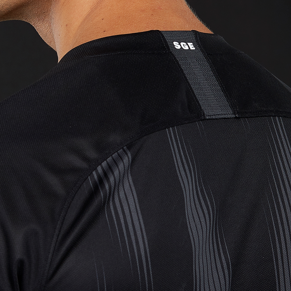 Maillot de l'Eintracht Francfort pour la Ligue des champions 25-26