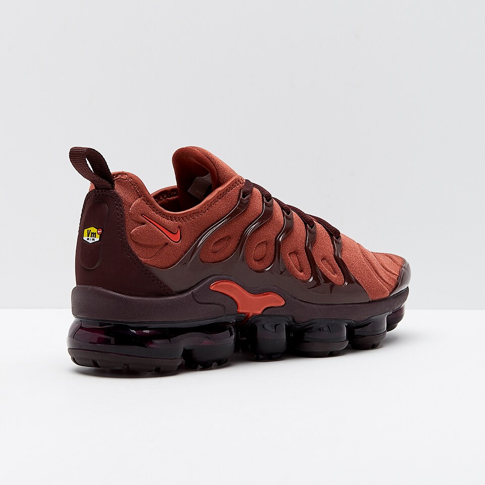 nike vapormax plus burnt orange