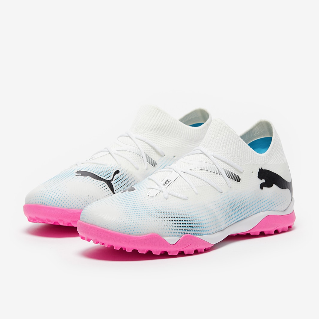 Pink 2025 pumas 7.0