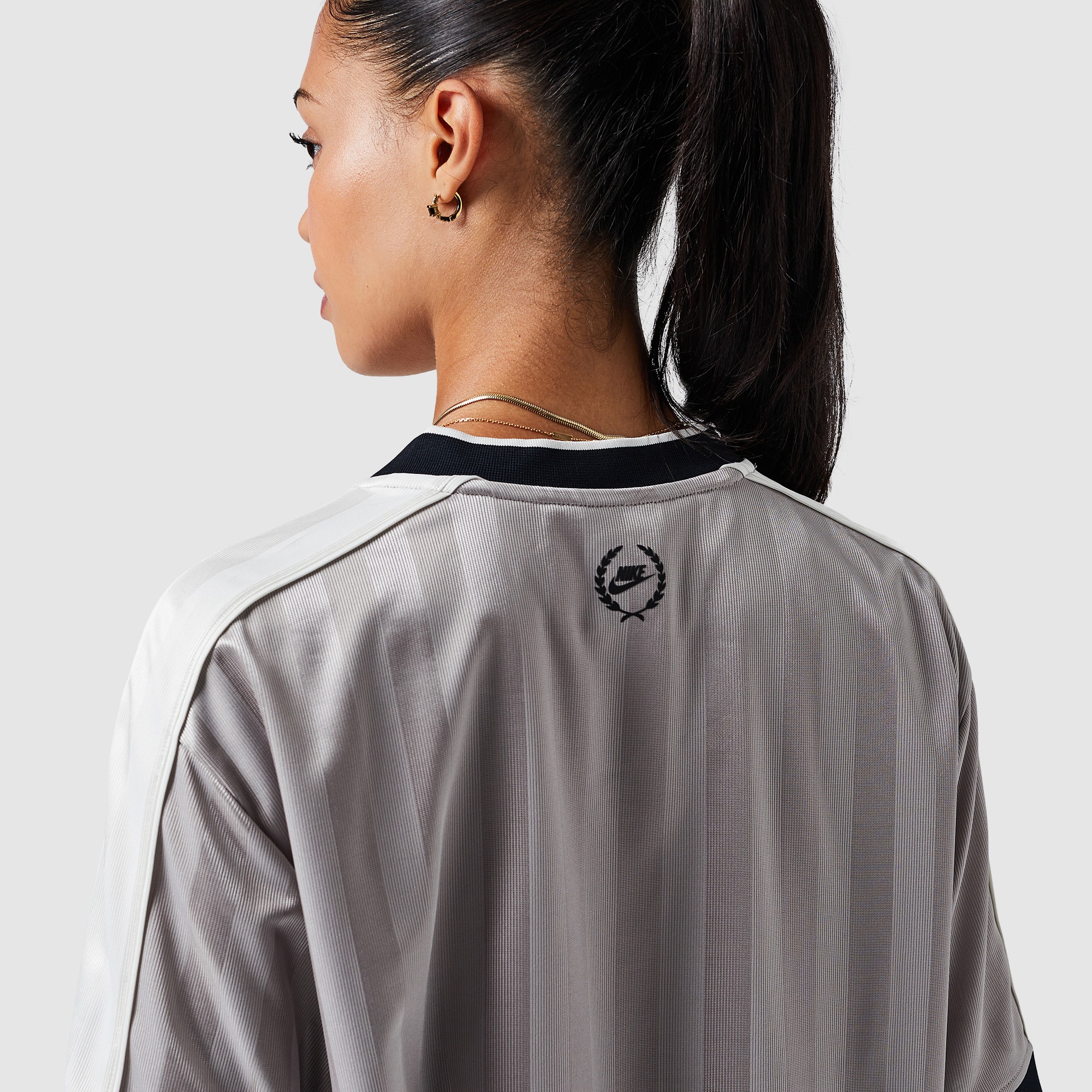 nike women's v neck long sleeve